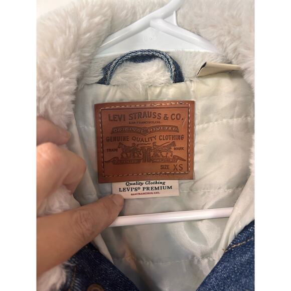 Levi's Womens Faux Fur Collar Ex-Boyfriend Trucker Jacket Oversized Blue XS - Picture 6 of 13